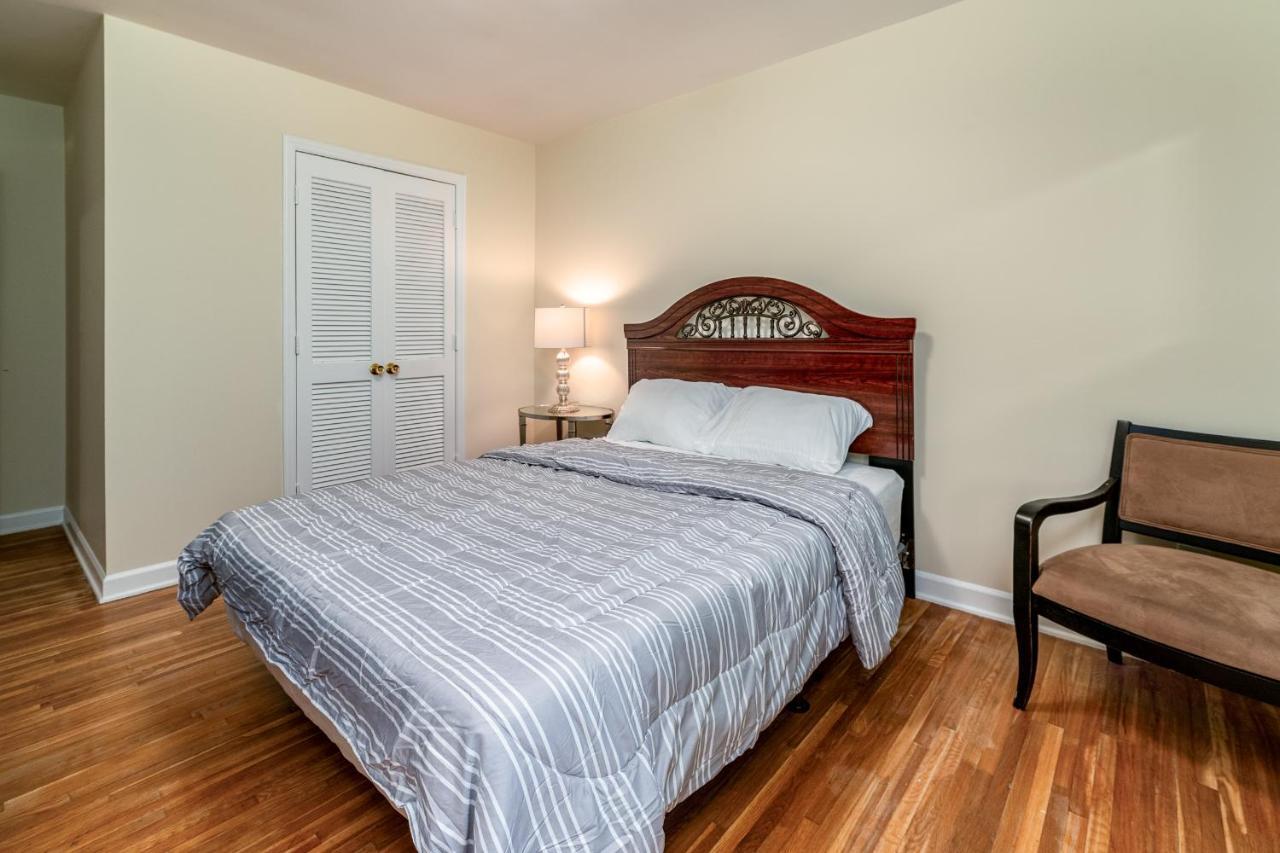 Centrally Located Spacious Abode Charlotte Exterior foto